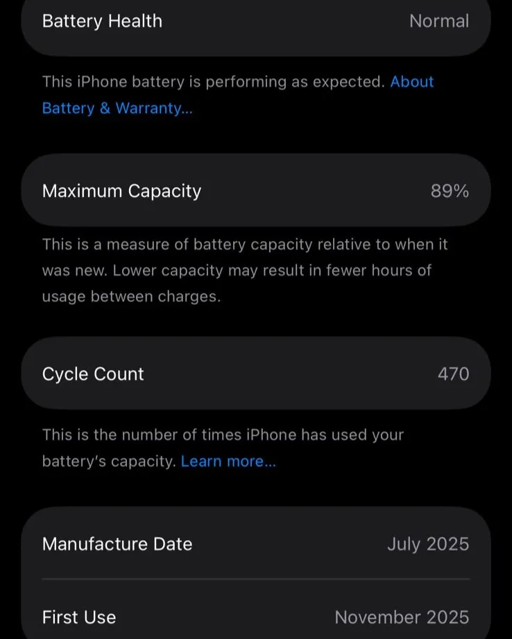 iPhone 15 battery health at 89% after 470 charge cycles